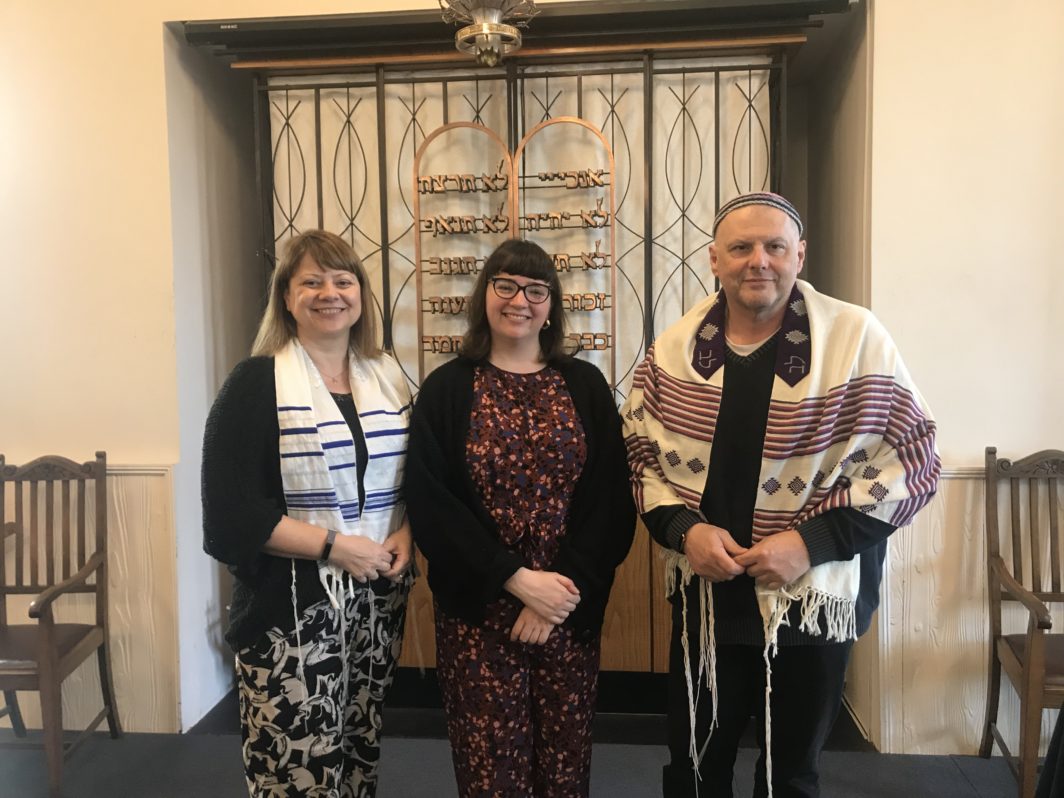 Sophie Mayor with Rebecca Singerman-Knight and Rabbi Dr René Pfertzel at Kingston Liberal Synagogue