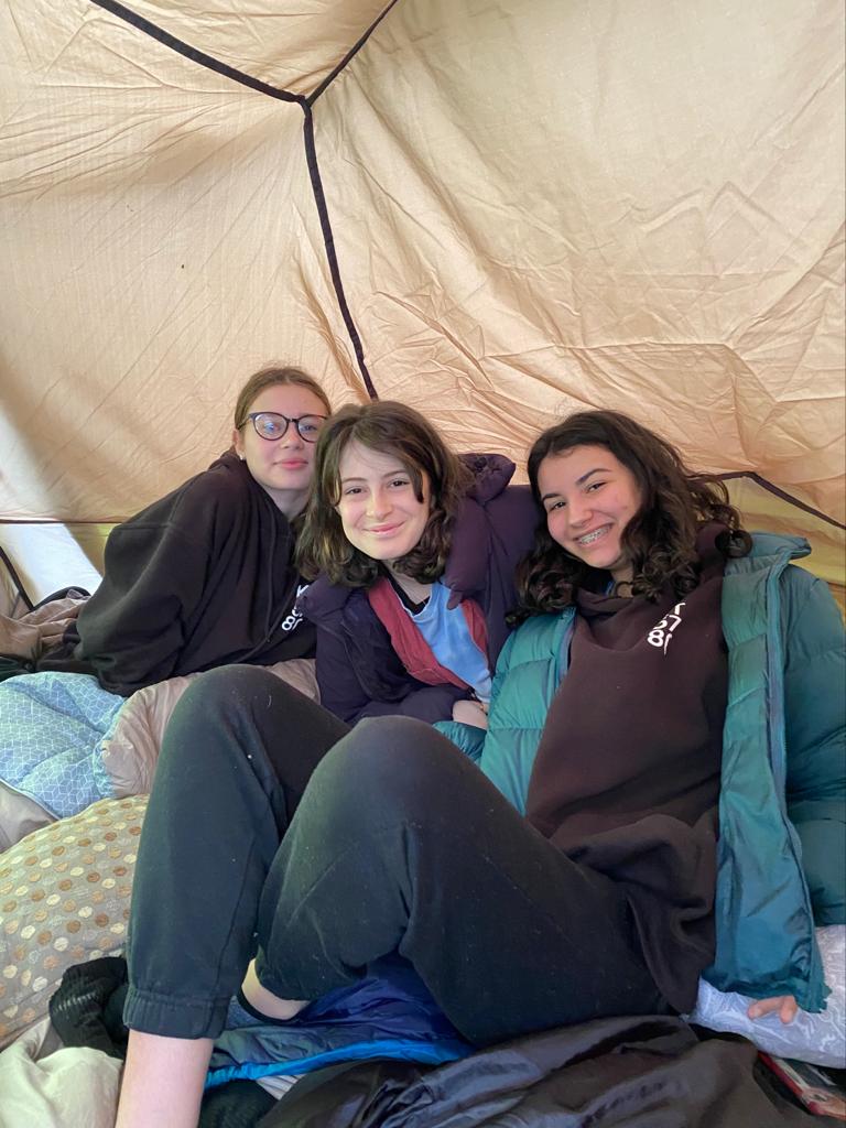 Northwood Kabbalat Torah students sleep out