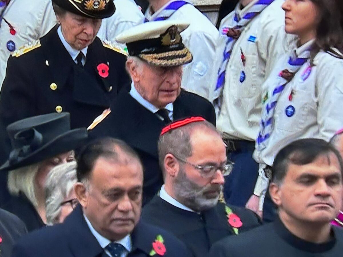 Rabbi Josh Levy at the Cenotaph with the King